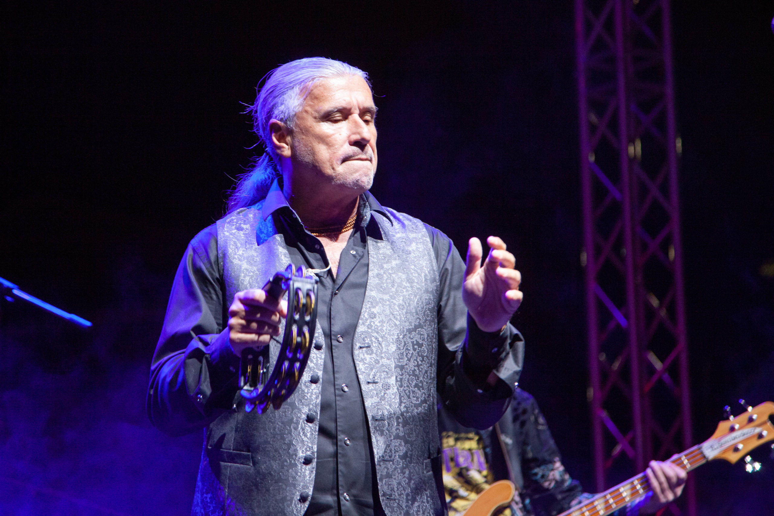 Goran Karan održao koncert na punoj rivi Pine u Tivtu