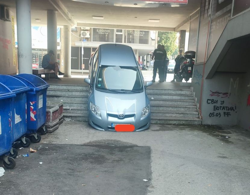 Beograđanin krenuo u Crnu Goru, navigacija ga odvela niz stepenice