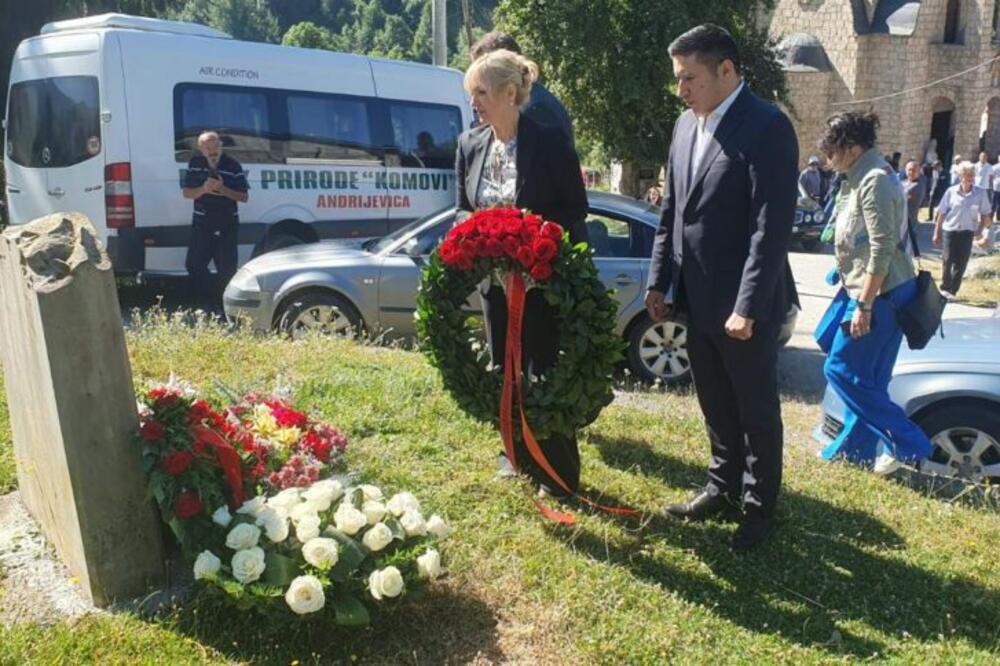 Borovinić Bojović položila vijenac žrtvama u Velici