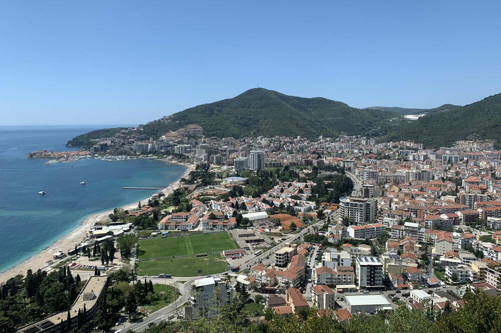 Budva: Beograđanin kažnjen sa 500 evra zbog vrijeđanja maloljetne ćerke