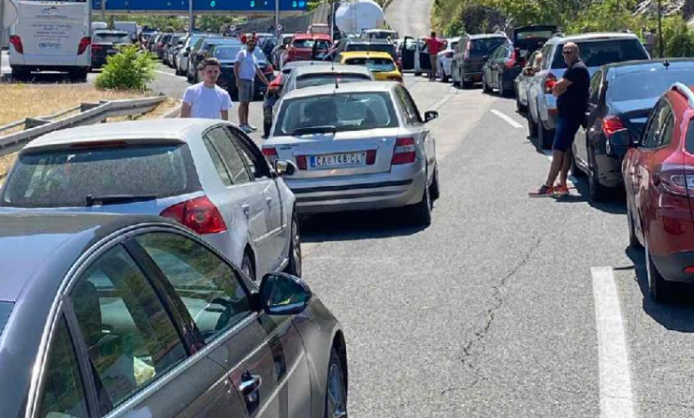 Kolone kod Sozine; Čeka se i po dva sata