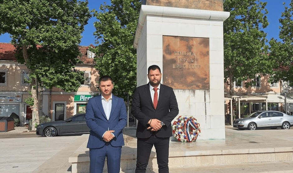Čelnici Opštine Nikšić položili vijence, Kovačević sa trobojkom
