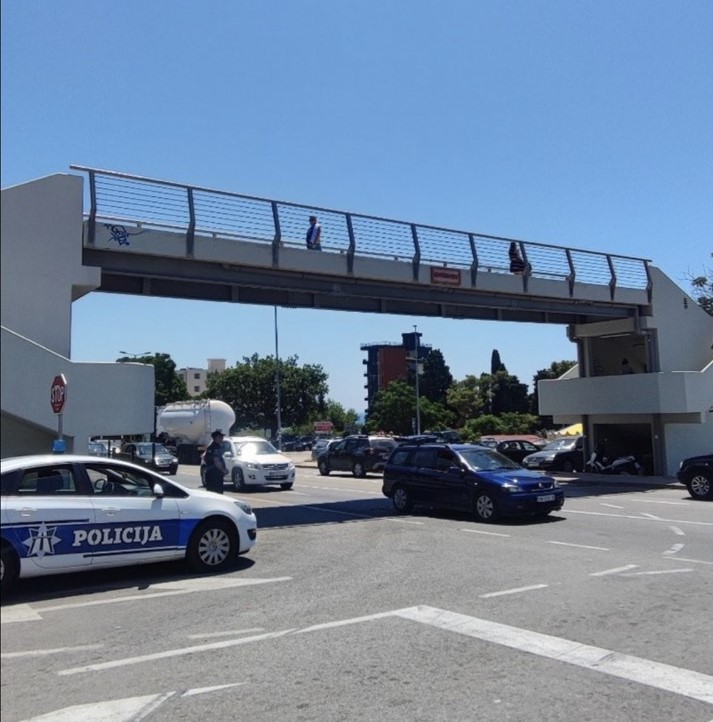 Barska policija prinuđena da vrši fizičko regulisanje saobraćaja