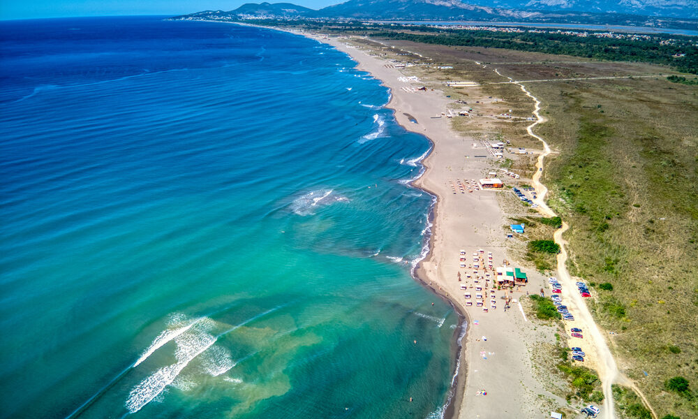 Pet kupača spaseno na Velikoj plaži u Ulcinju
