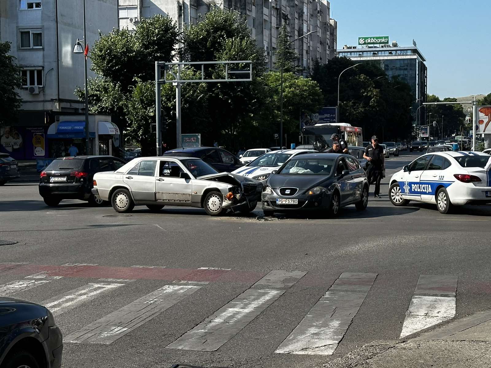 Udes u Podgorici: Velika materijalna šteta, nema povrijeđenih