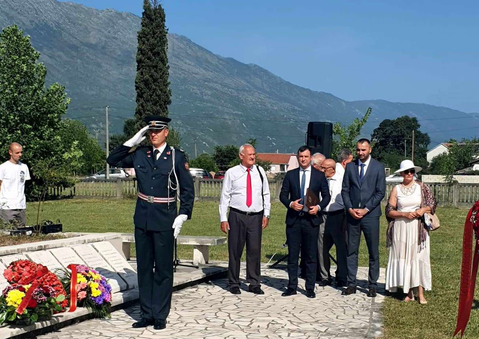 Položeni vijenci na spomen obilježje na Lazinama