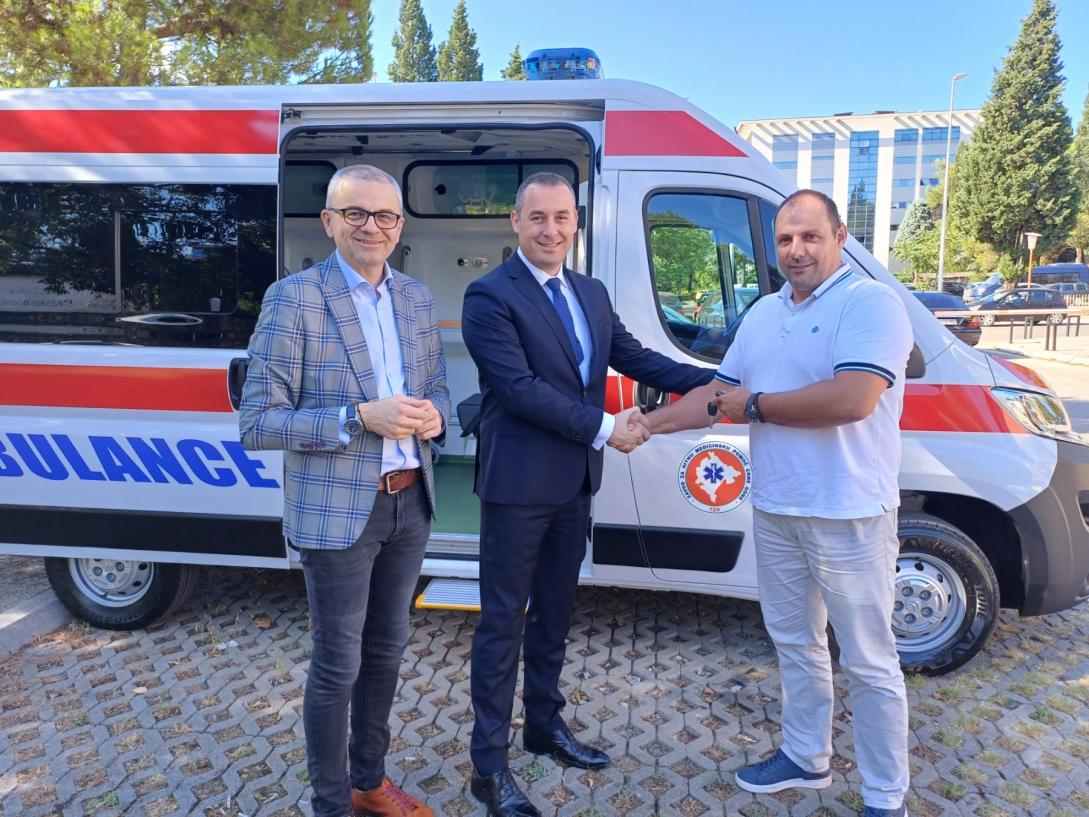 Zavod za hitnu i medicinsku pomoć dobio sanitetsko vozilo iz projekta EU 88