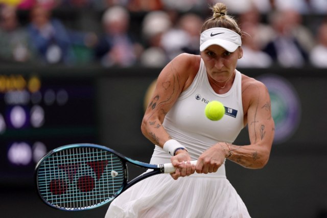 Vondroušova na krovu Vimbldona