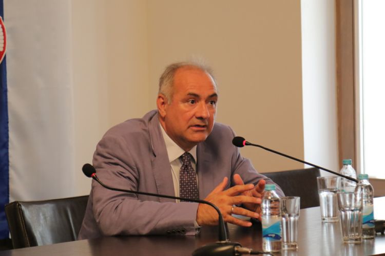 Kada su Rusi sa nama?