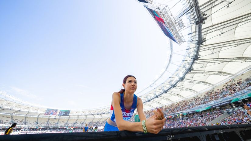 Angelina Topić u finalu skoka udalj na SP u Budimpešti