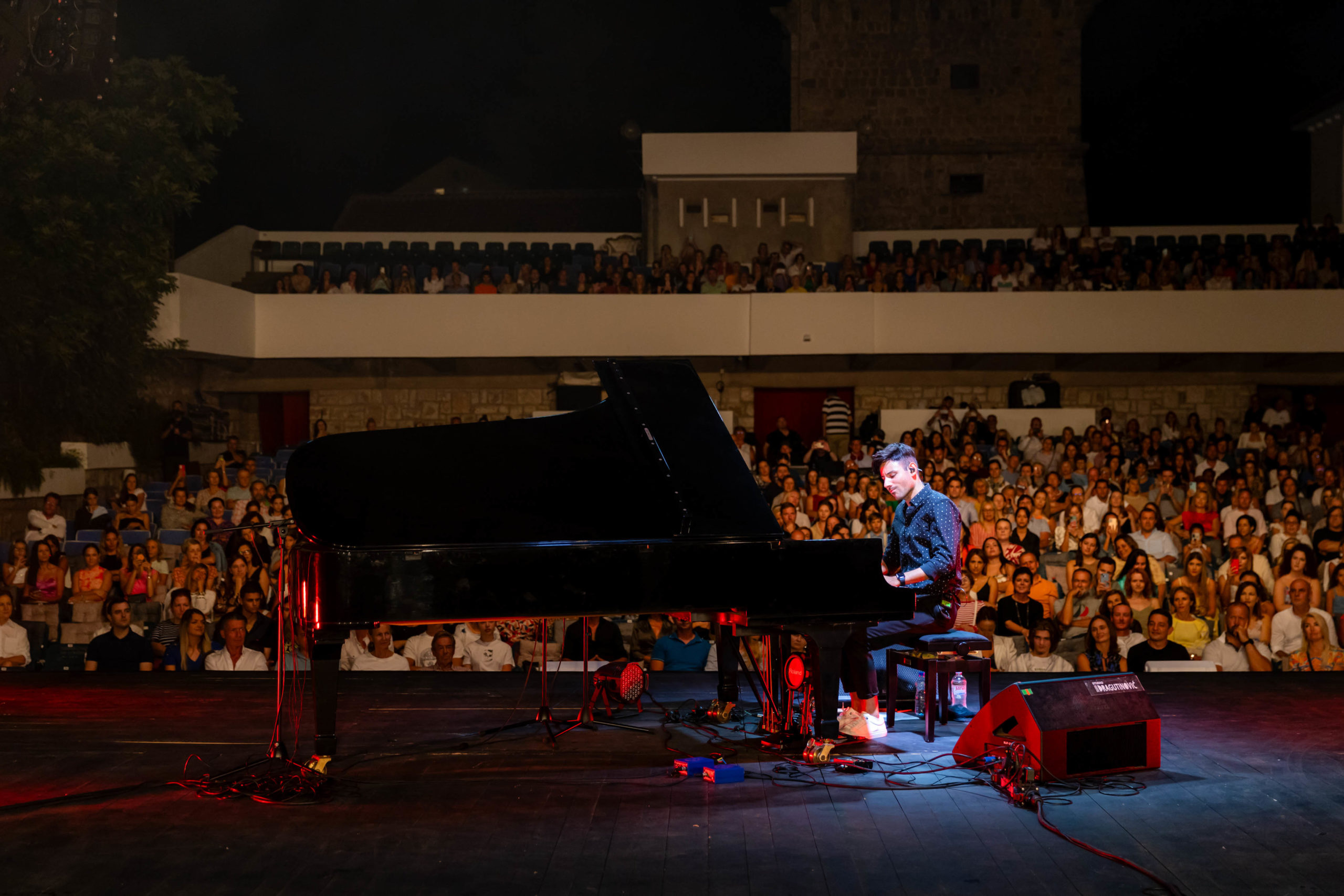 Peter Bence održao koncert u Tivtu: Osjećao sam se posebno