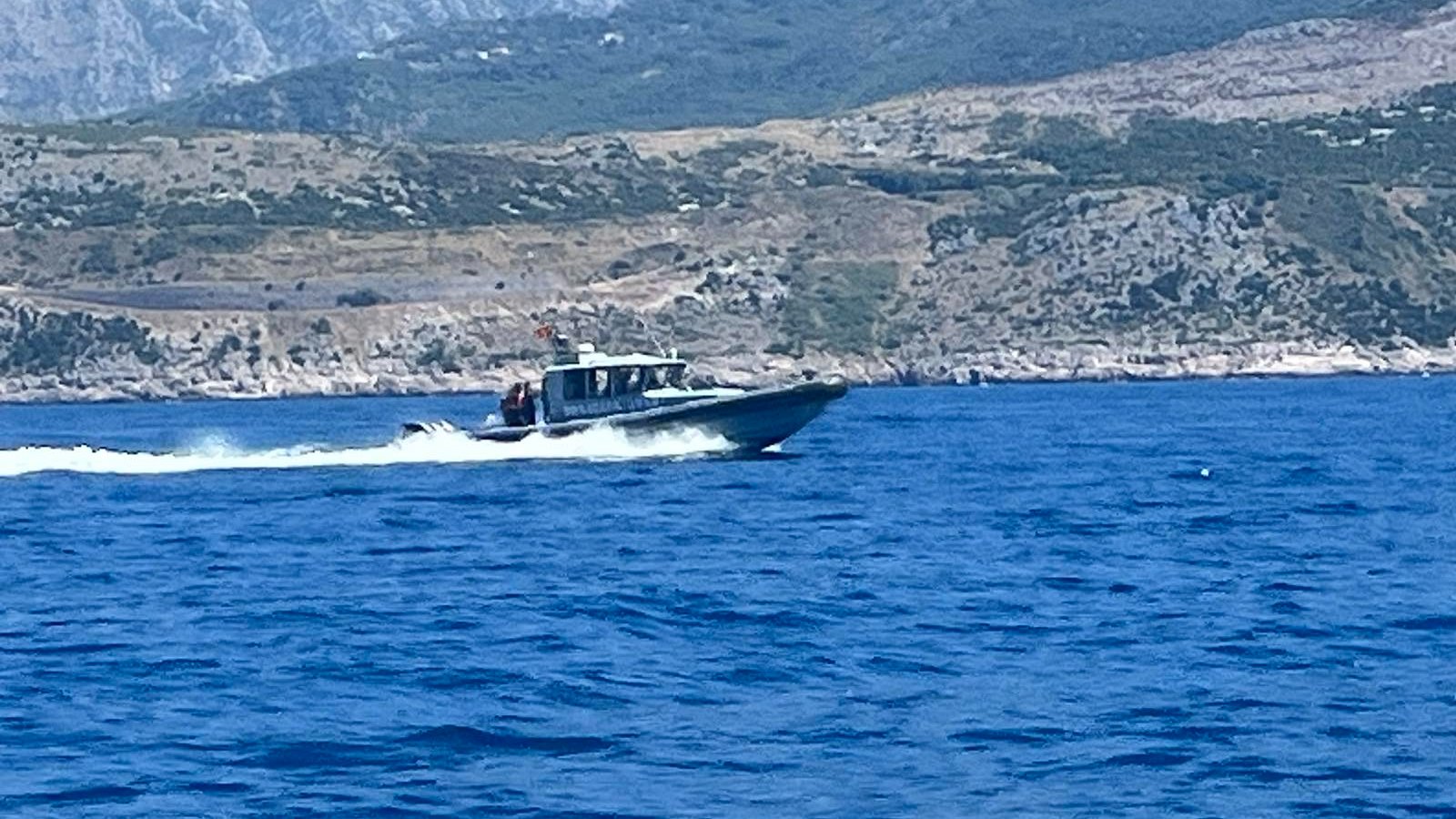 Prevrnuo se sa daske za jedrenje, spašen na Velikoj plaži