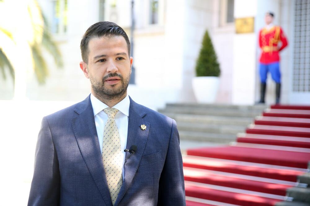 Milatović tražio od Vlade Mercedes