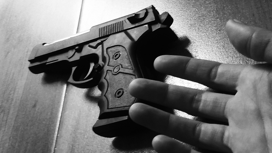 Policija traga za pucačem na Stupara, slagao da se sam ranio