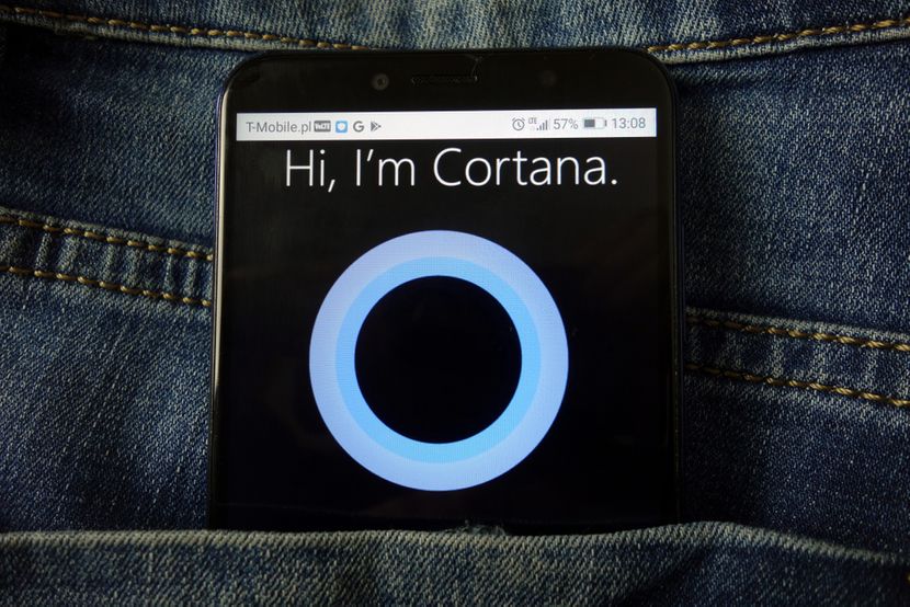 Microsoft gasi Cortanu, da li bi Apple trebalo da uradi isto sa Siri?