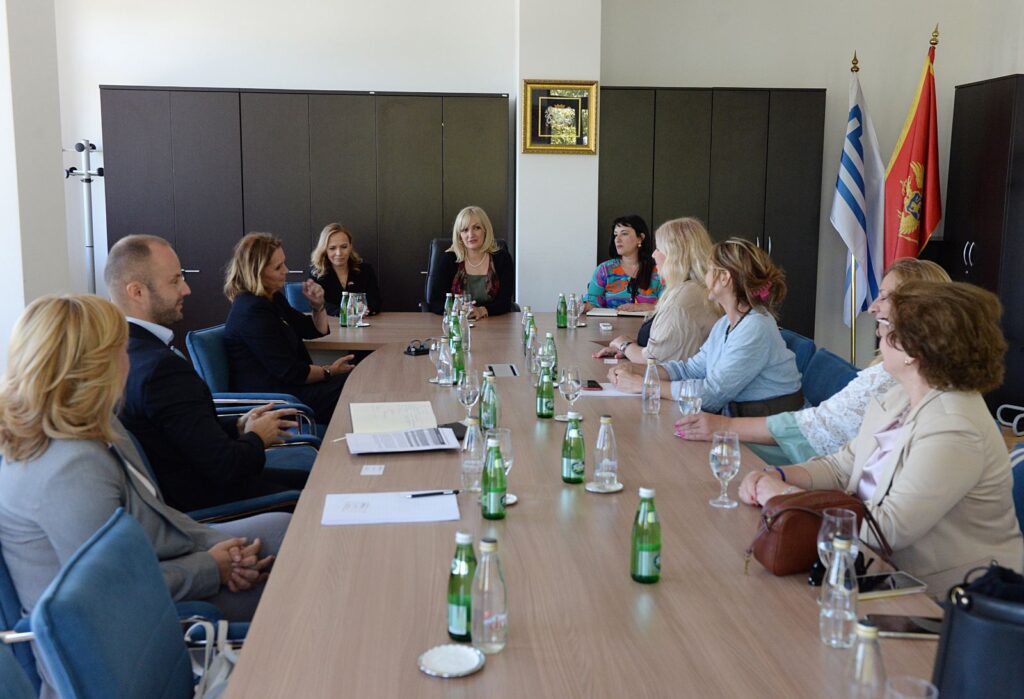 Delegacija preduzetnica Privredne komore Srbije posjetila Skupštinu Glavnog grada