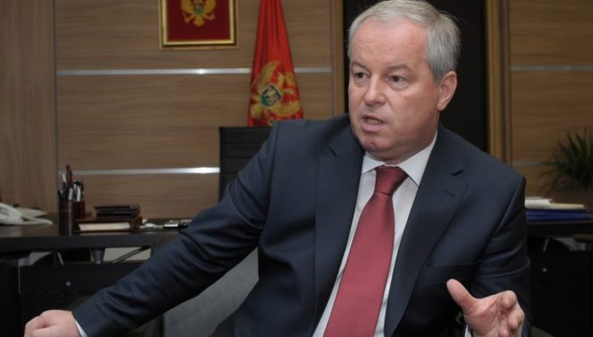 Dok narod sastavlja kraj sa krajem, Vuksanović primao dvije penzije i platu