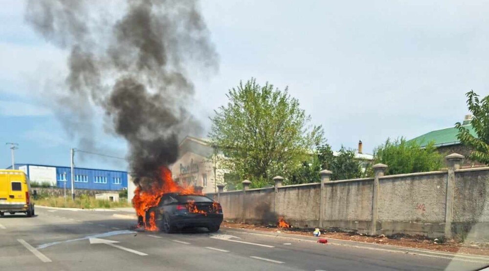 Izgorio automobil u Zeti: Intervenisali podgorički vatrogasci