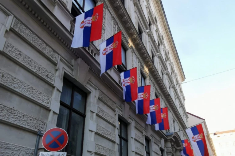 Zastava Srbije: Dovitljivost kneza Miloša i povratak orla