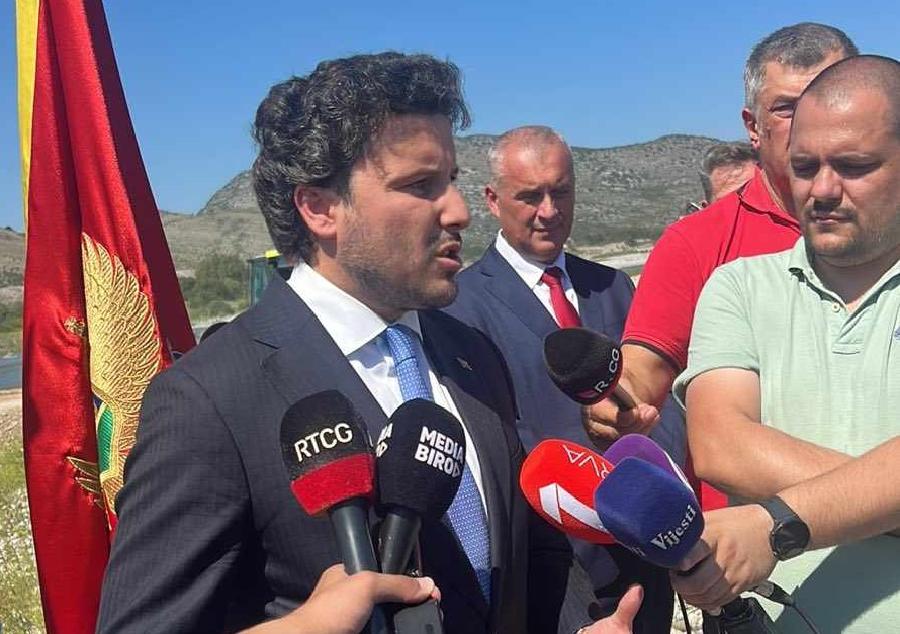 Abazović: Spajić vodi neozbiljnu politiku, krenuo je od podrške 54 poslanika, pa 49, a sad juri 41!
