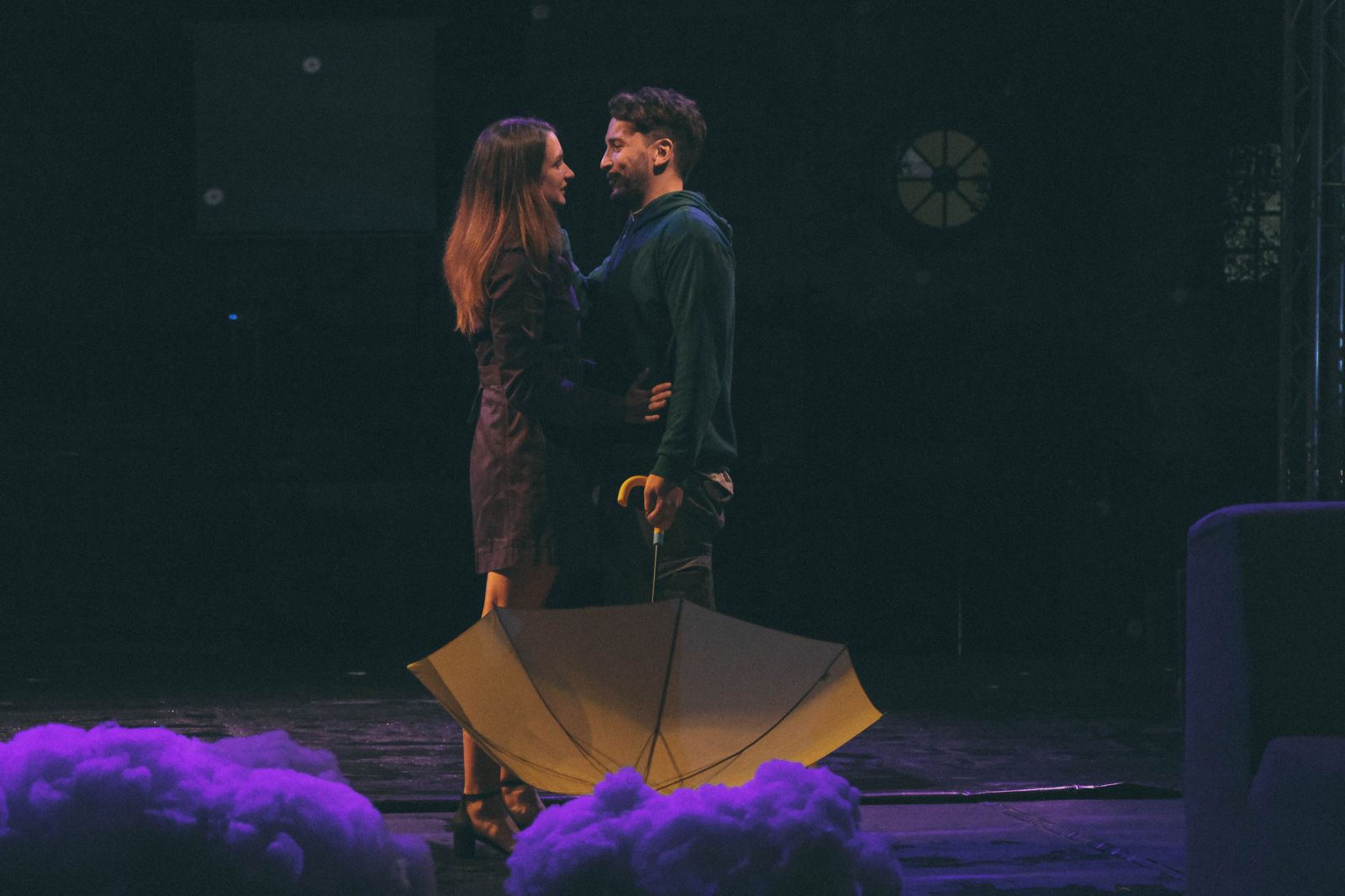 Premijera predstave „Ne možeš pobjeći od nedjelje“ za kraj sedmog Festivala „Ćirilicom“
