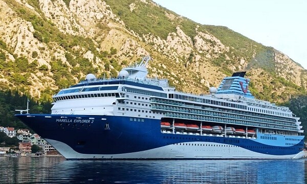 “Azamara onward” danas u kotorskoj luci