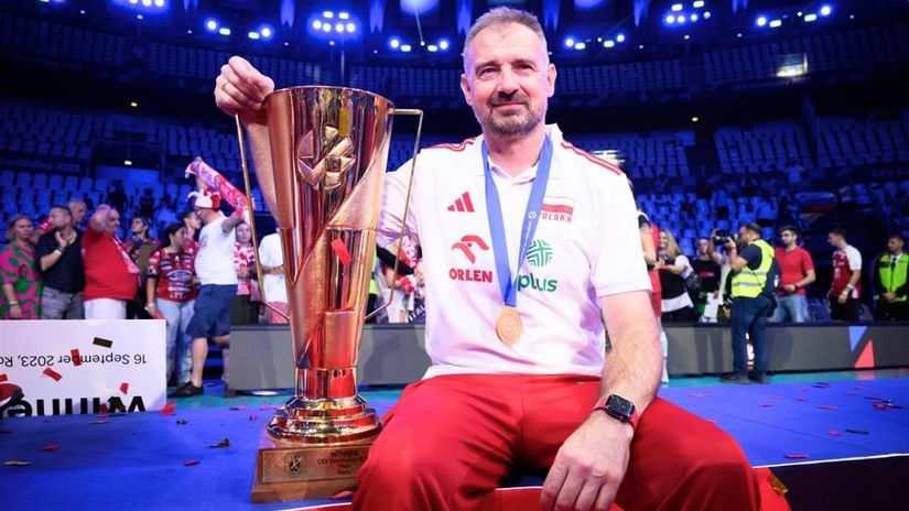 Nekad umjetnik na terenu, sad četkicom slika pored aut-linije