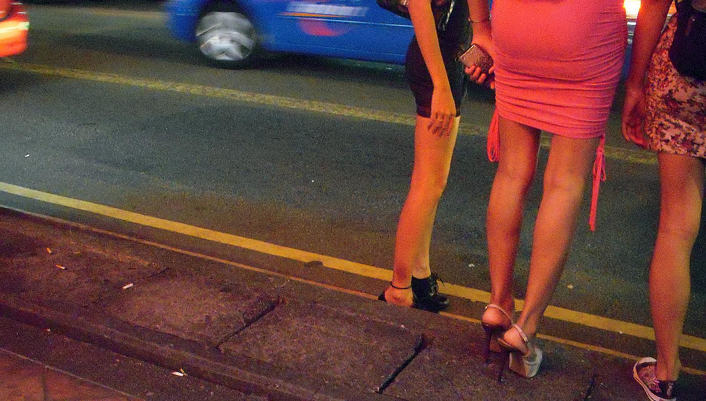 Samo dva klika do djevojaka! U Crnoj Gori dostupni sajtovi za prostituciju, policija ćuti