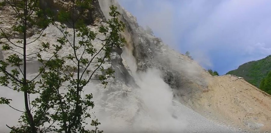 Saveljić: Ko i za čiji račun iz MKI gura tri kamenloma u UNESCO zaštitnoj zoni iznad Risna?