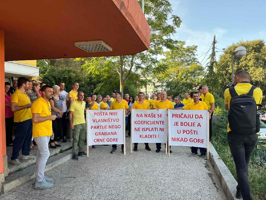Traže veće plate; Protest zaposlenih u Pošti