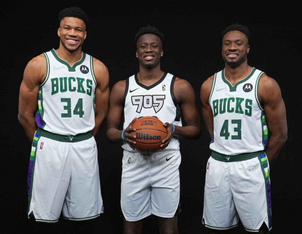 I Aleks Adetokunbo u Milvokiju