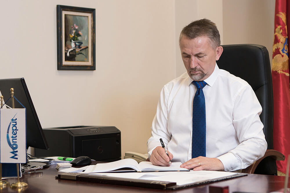 Mujević uzeo pare, Vlada ćuti