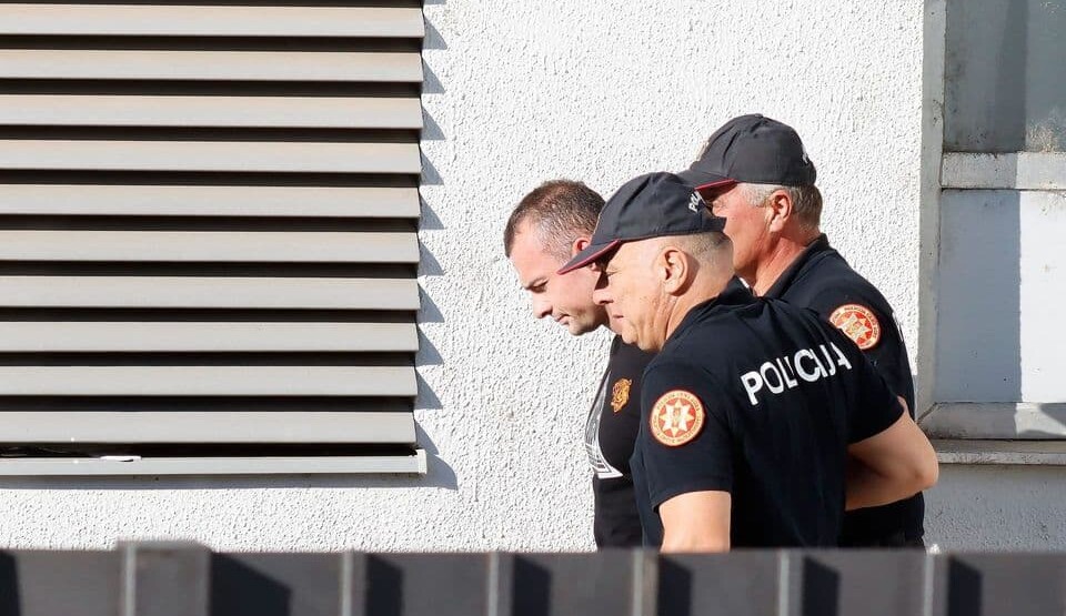 Lazović pisao kako će ispitati uhapšene Kolumbijce: Kesa malo, šuma malo, reka malo, glogov kolac malo