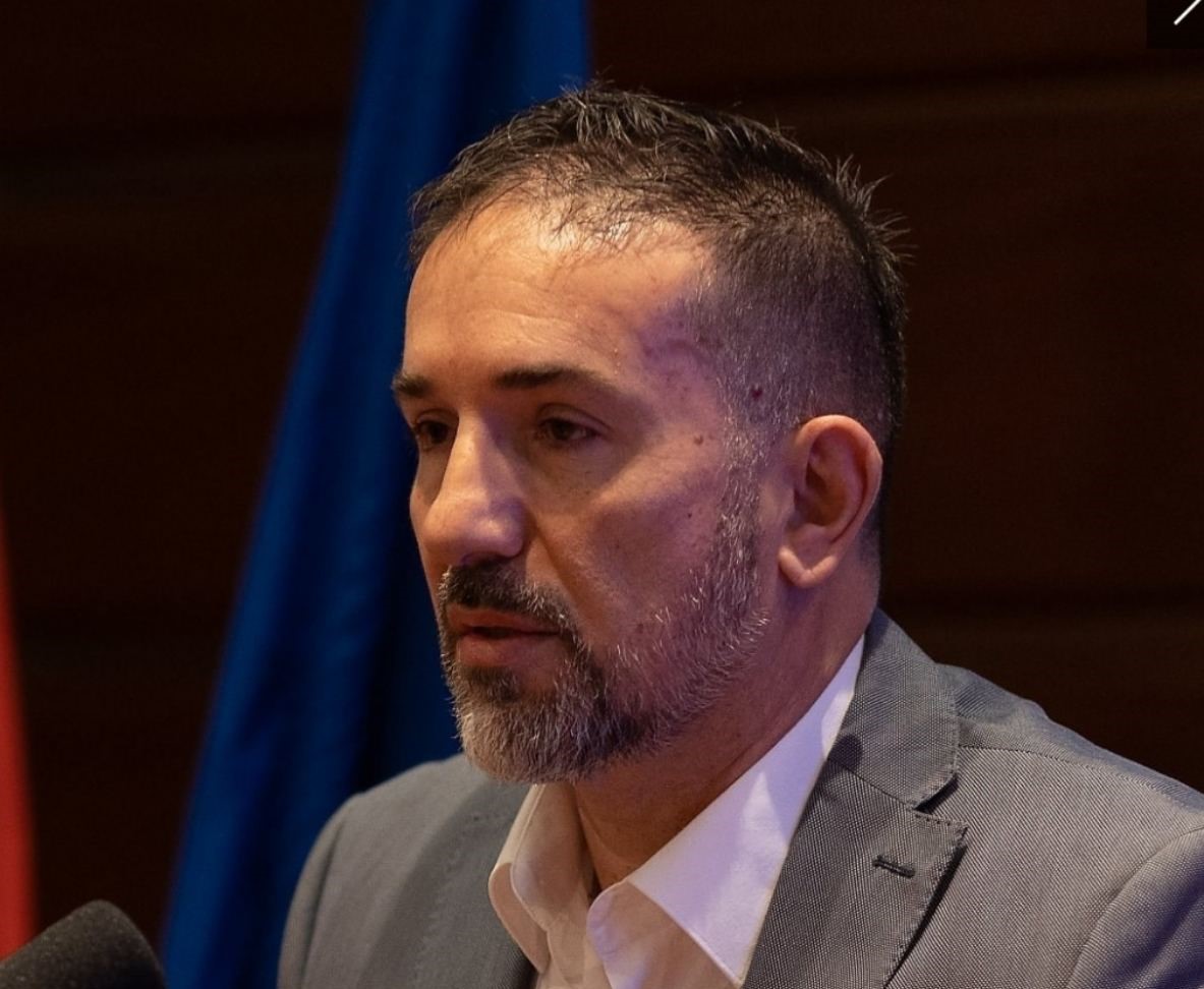 Direktor Srednje pomorske škole u Kotoru Ratko Petrović za BORBU: Bivša uprava bliska HGI-ju u sadejstvu sa Daliborkom Uljarević i medijima vodi protiv mene najprljaviju kampanju!