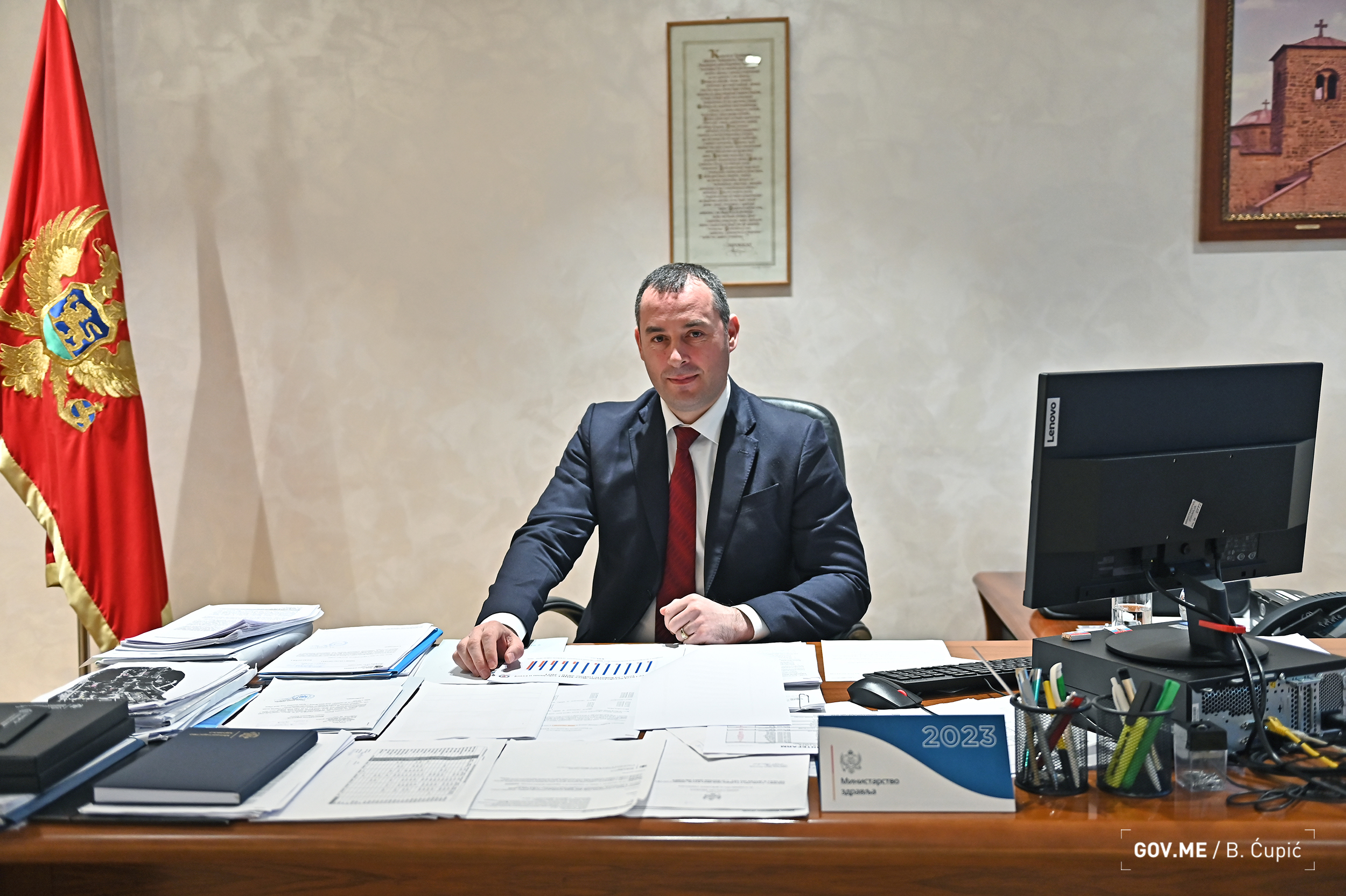 Šćekić: Na predlog Ministarstva zdravlja oko 50 ljekara koji nemaju crnogorsko državljanstvo dobilo dozvole za stalni boravak