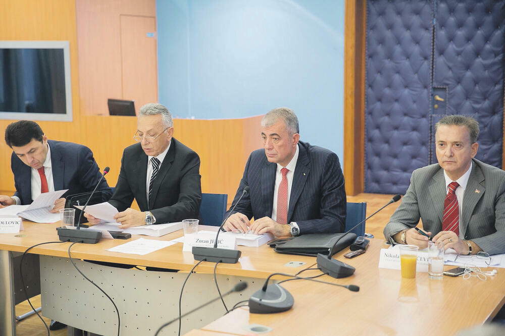 Za DPS uslovno, za Abazovića negativno – mišljenje DRI o predlogu završnog računa budžeta za 2022. godinu