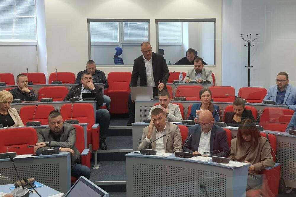 Delić: Naplaćene manje komunalije za firmu predsjednika Opštine; Smolović: On je plaćenik Rusije i Srbije