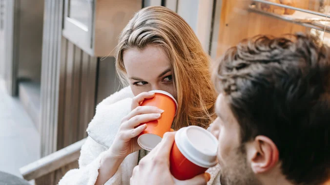 Romansa na poslu – da ili ne? Kako se suočiti sa simpatijom na poslu?