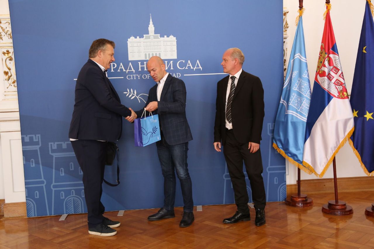 Produbiti saradnju Novog Sada i Tivta, Crne Gore i Srbije