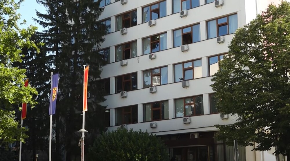 DPS: U Nikšiću je sve moguće, prvo postave panele, pa traže saglasnost