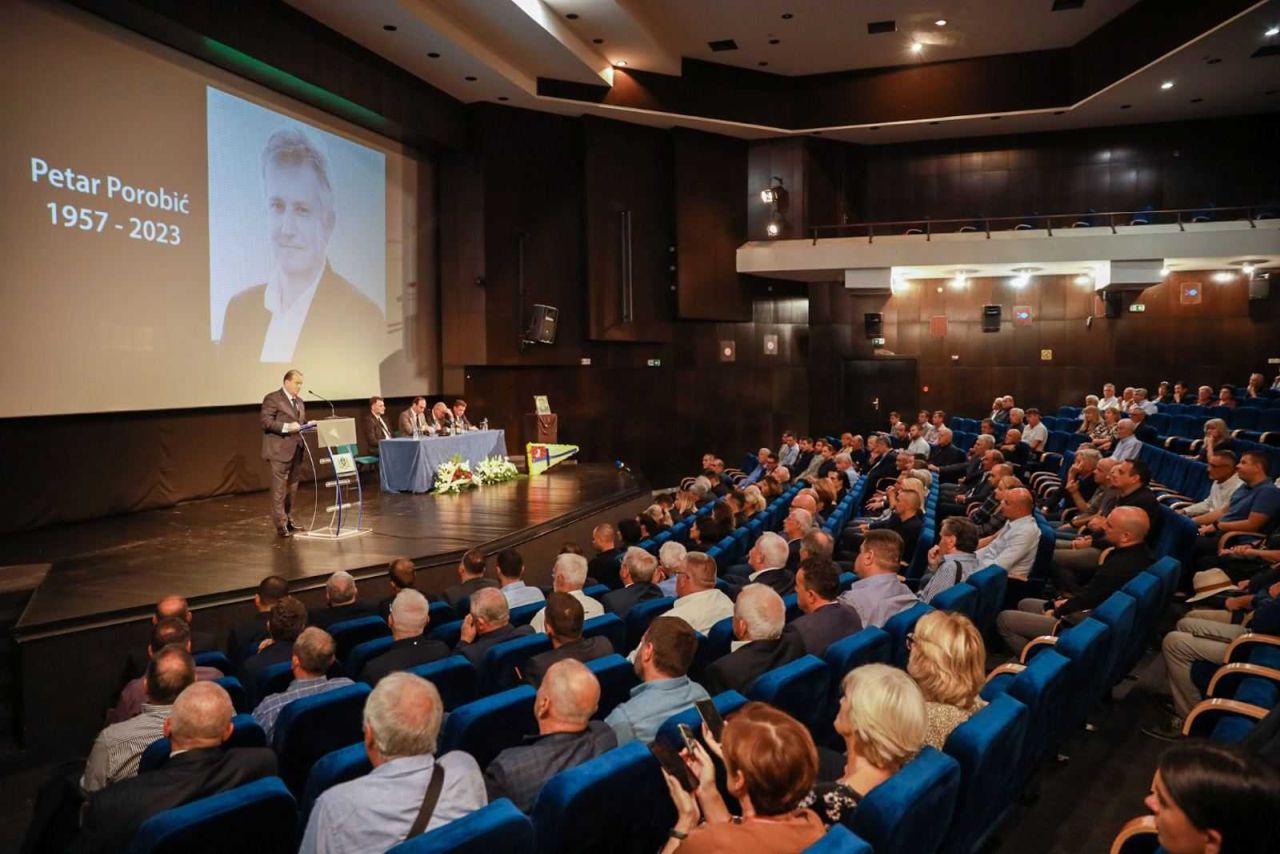 Pamtiće se osmjeh čovjeka koji je pokrenuo točak crnogorskog vaterpola