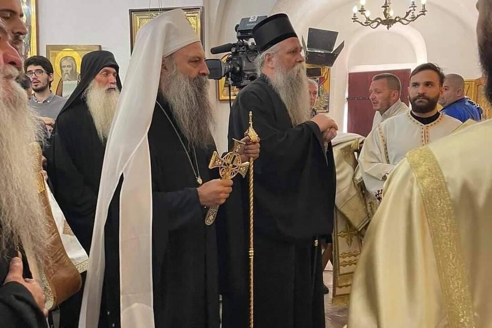 Patrijarh Porfirije i mitropolit Joanikije osveštali kamen temeljac crkve i pravoslavne gimnazije „Sveti Sava“ u Podgorici