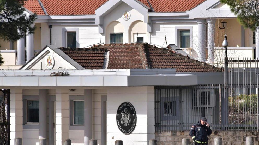 CRNOGORSKA VLADA – ISPOSTAVA AMERIČKE AMBASADE