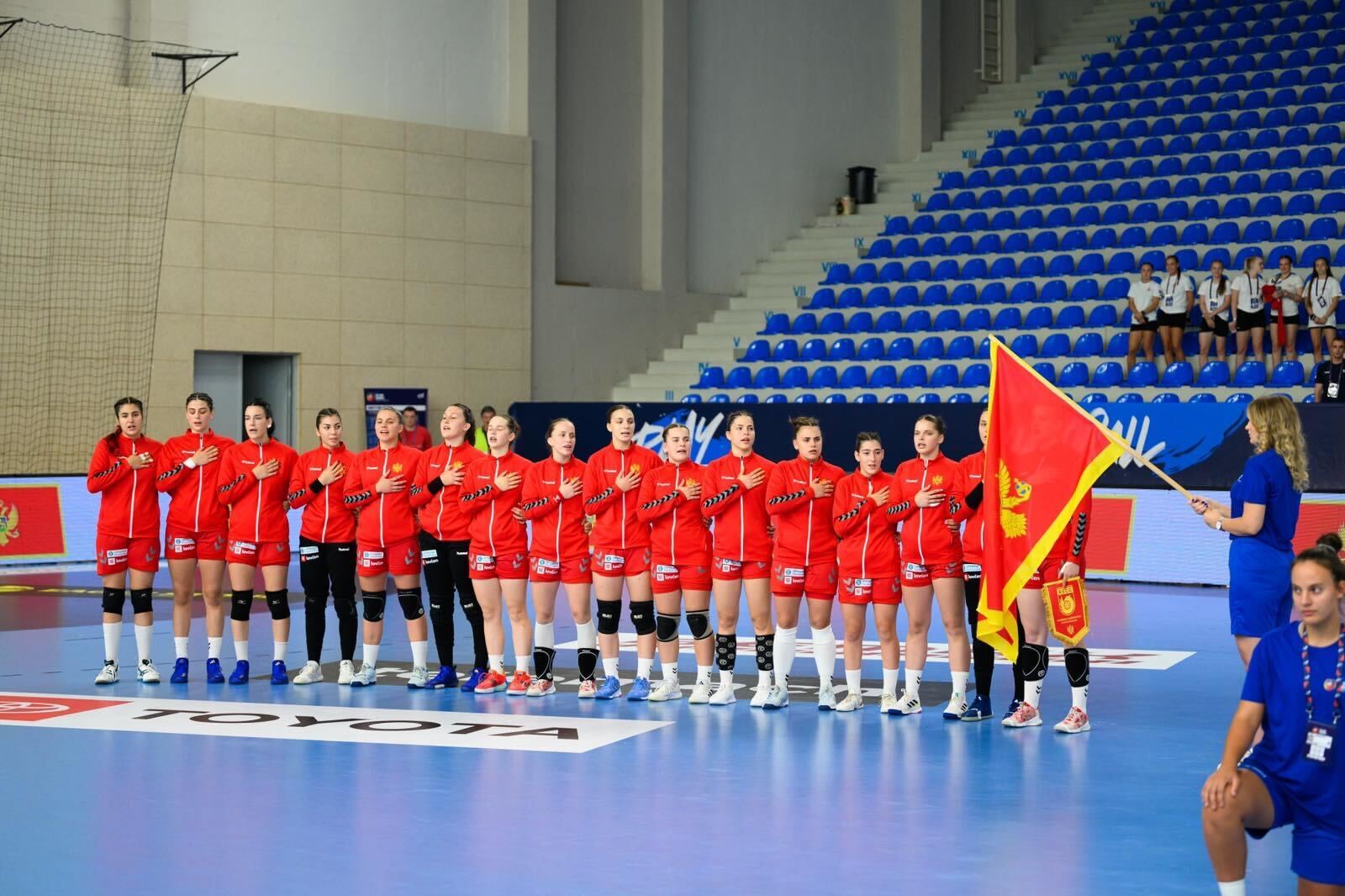 Crnogorske kadetkinje na okupu tokom EHF sedmice
