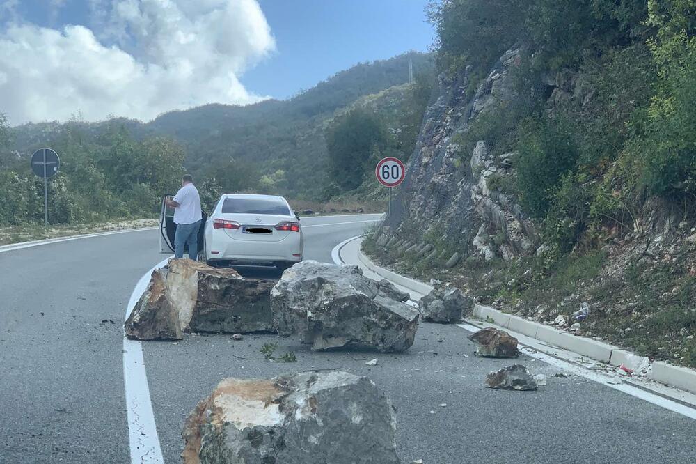 Odron na putu Cetinje – Budva, saobraća se jednom trakom