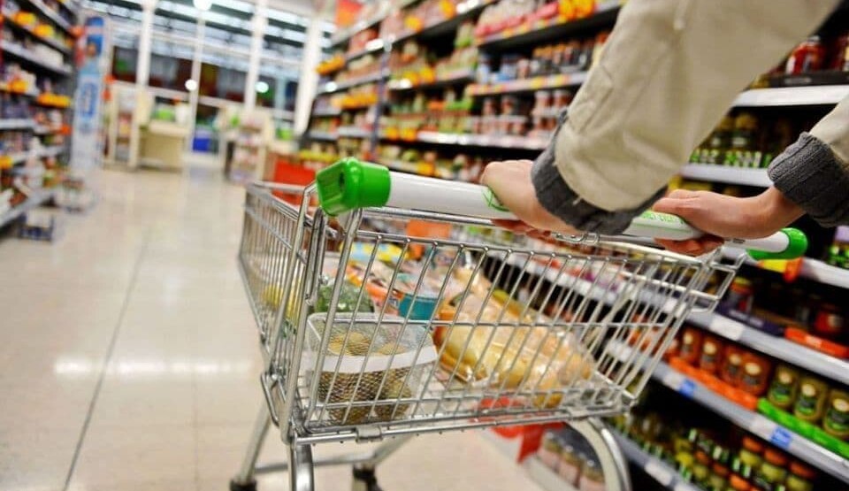 Minimalna potrošačka korpa za godinu porasla 8,4 odsto