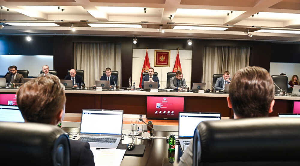 Koliko će Crna Gora morati da se zaduži, pod kojim uslovima i kako stabilizovati javne finansije – brojni izazovi za Spajićevu Vladu