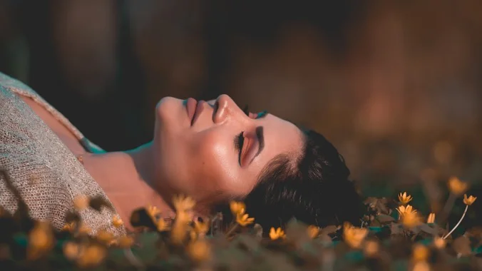 Ako žena ima ovu osobinu, svaki muškarac će poludjeti potpuno za njom tvrdi poznati psiholog