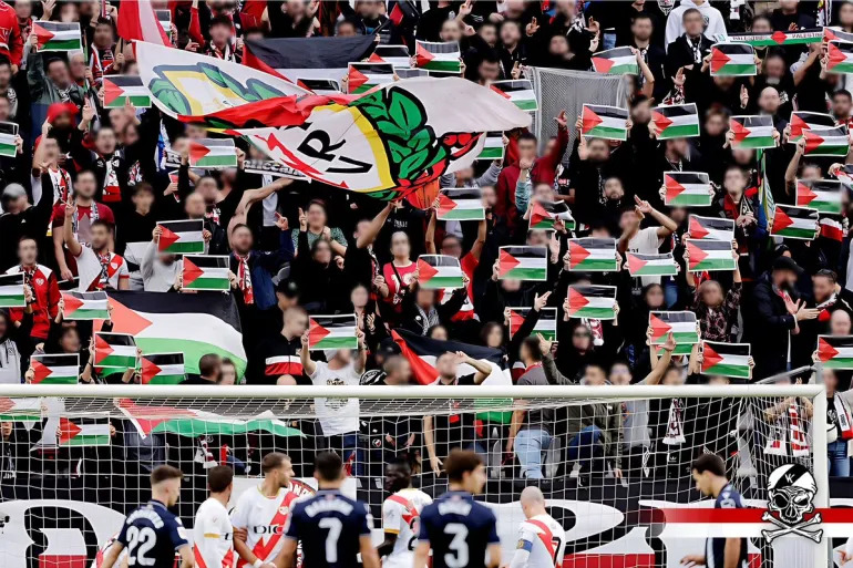 Navijači Rajo Valjekana poručuju: Palestina će pobijediti!