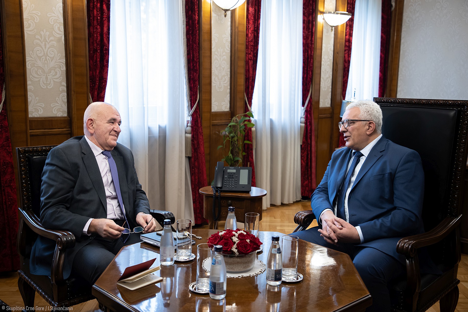 Mandić sa grčkim ambasadorom: Grčka bila i ostaće prijatelj Crne Gore